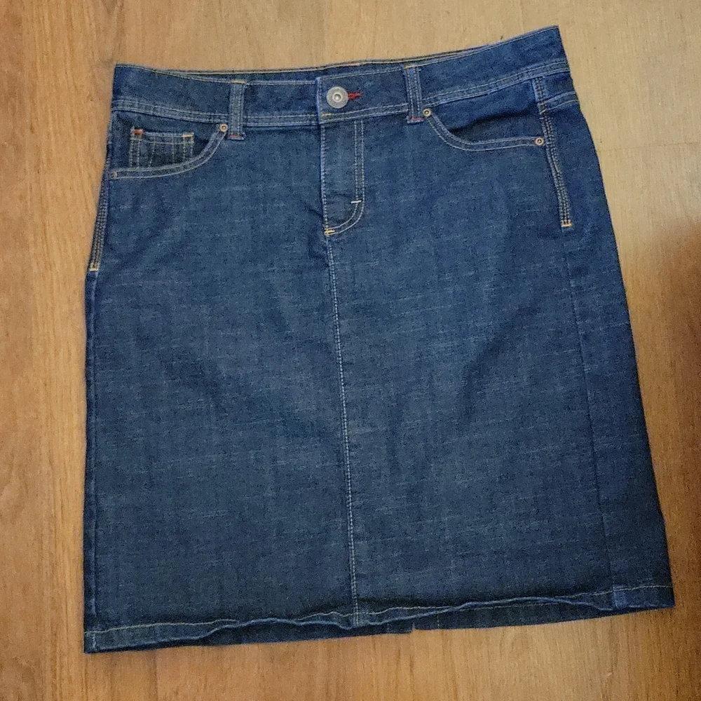 Wrangler dark wash stretch denim jeans skirt classic 5 pocket style sz 10 EUC…